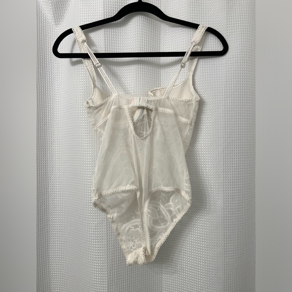 Victoria’s Secret Lace Bustier teddy - Picture 3 of 6